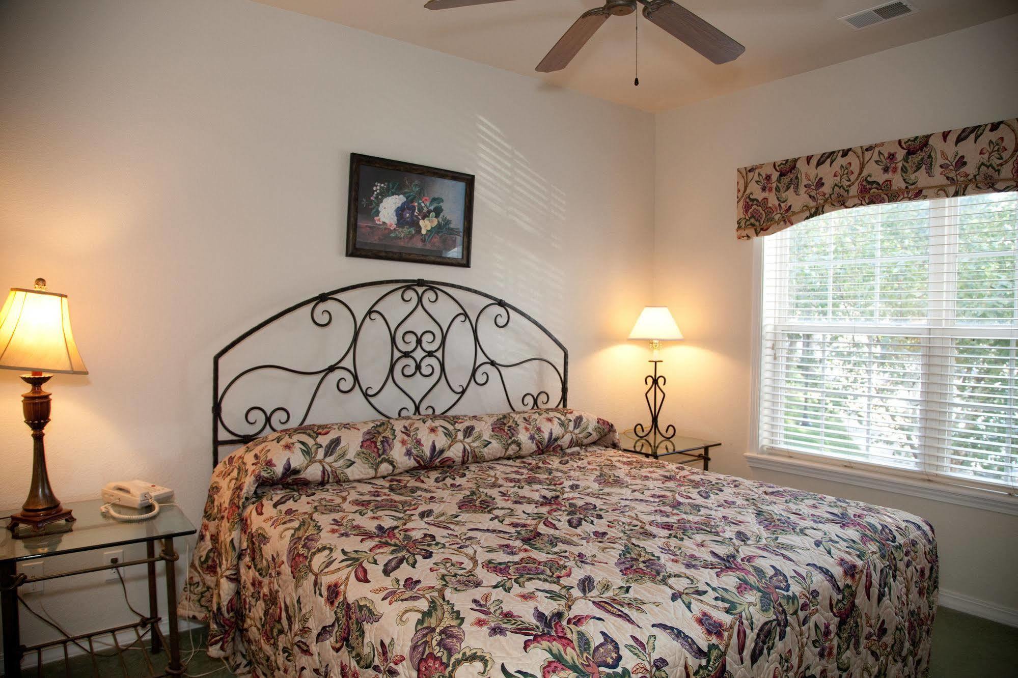 French Quarter Resort Branson Exteriör bild